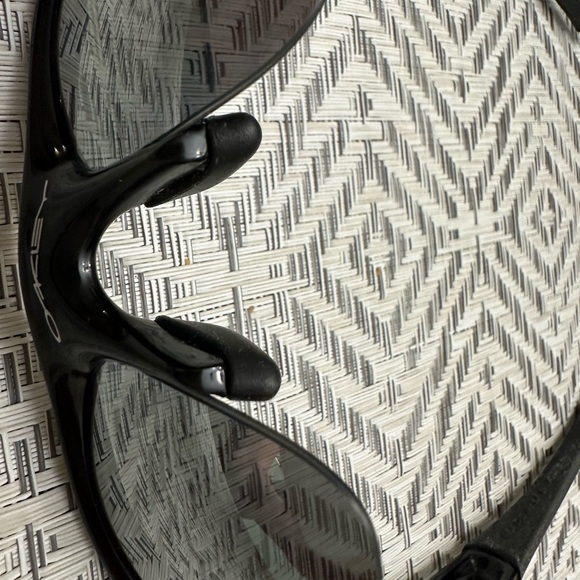 Polarized OAKLEY FLAK Sunglasses with Case - Picture 8 of 11